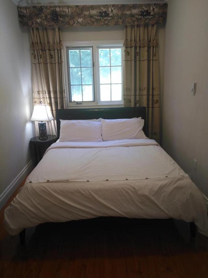 Lakeside Private Suite-Queen Bed Room Tottenham Bagian luar foto